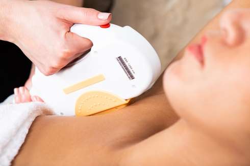 Soin bien-être Photo-Rajeunissement Cou + Décolleté